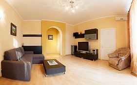 Kyiv Apartment In The City Center On Turgenevskaya Street